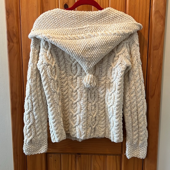 Indigenous One Wear cream off white cable knit sweater with hood. - Picture 5 of 16